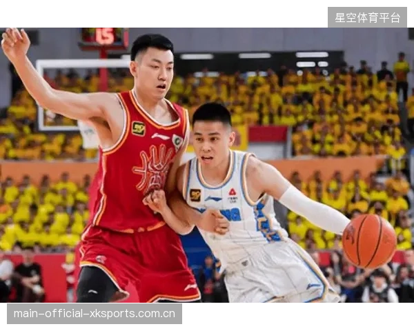 CBA比赛中出现史诗级抢断上演快攻高潮，燃爆全场的瞬间绝不能错过