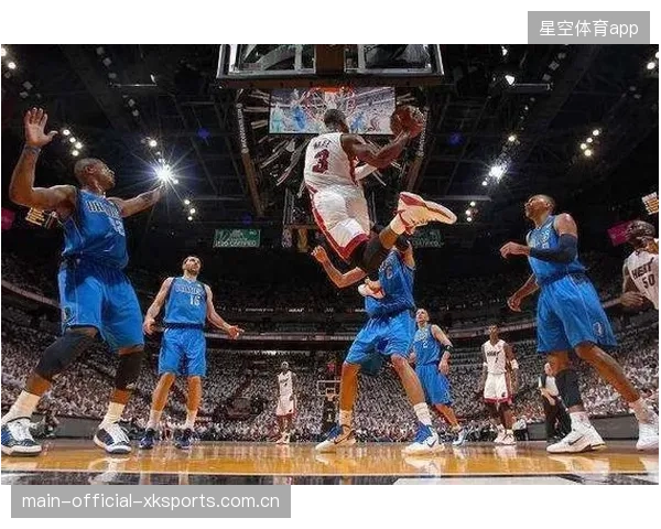 NBA球星空中换手拉杆打进，全网称神技再现